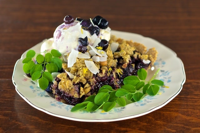 Moringa Blueberry Crumb Pie